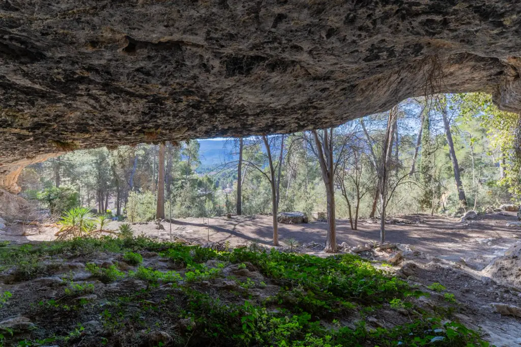 Spacious bedroom with a double bed at La Cova House