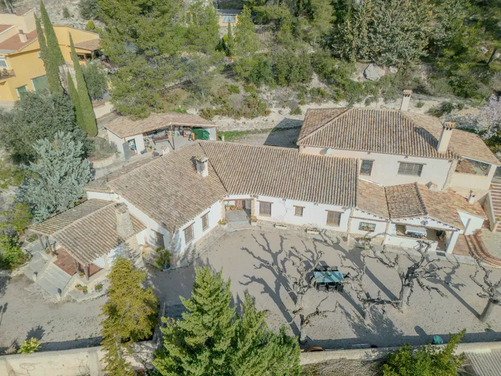 Spacious bedroom with a double bed at La Cova House